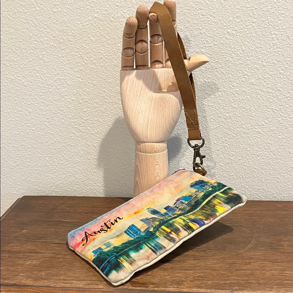 NWOT Cott N Curls Austin Wristlet